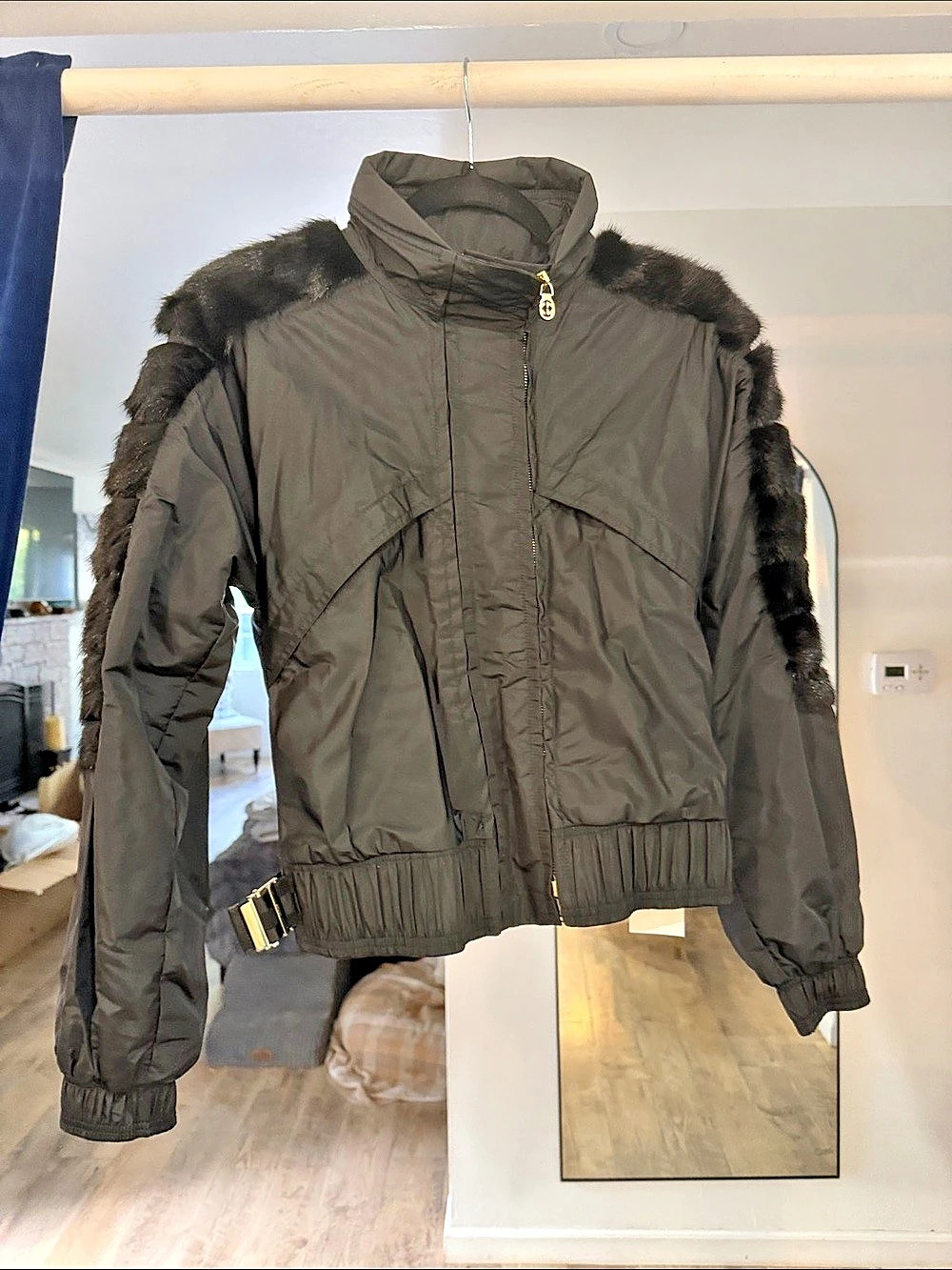 Gucci Fur Trim Puffer Jacket in Black Size 38 Like 🆕 🐇 Y2K